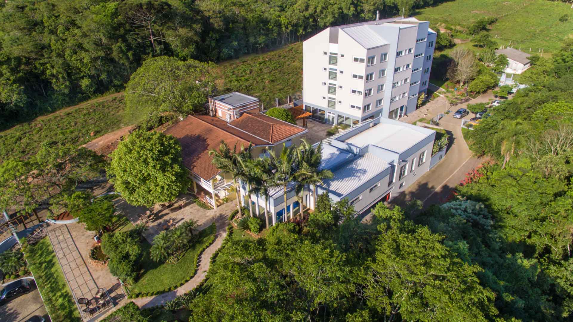 Vista aérea do complexo Serraville em Dois Irmãos, RS — residencial geriátrico